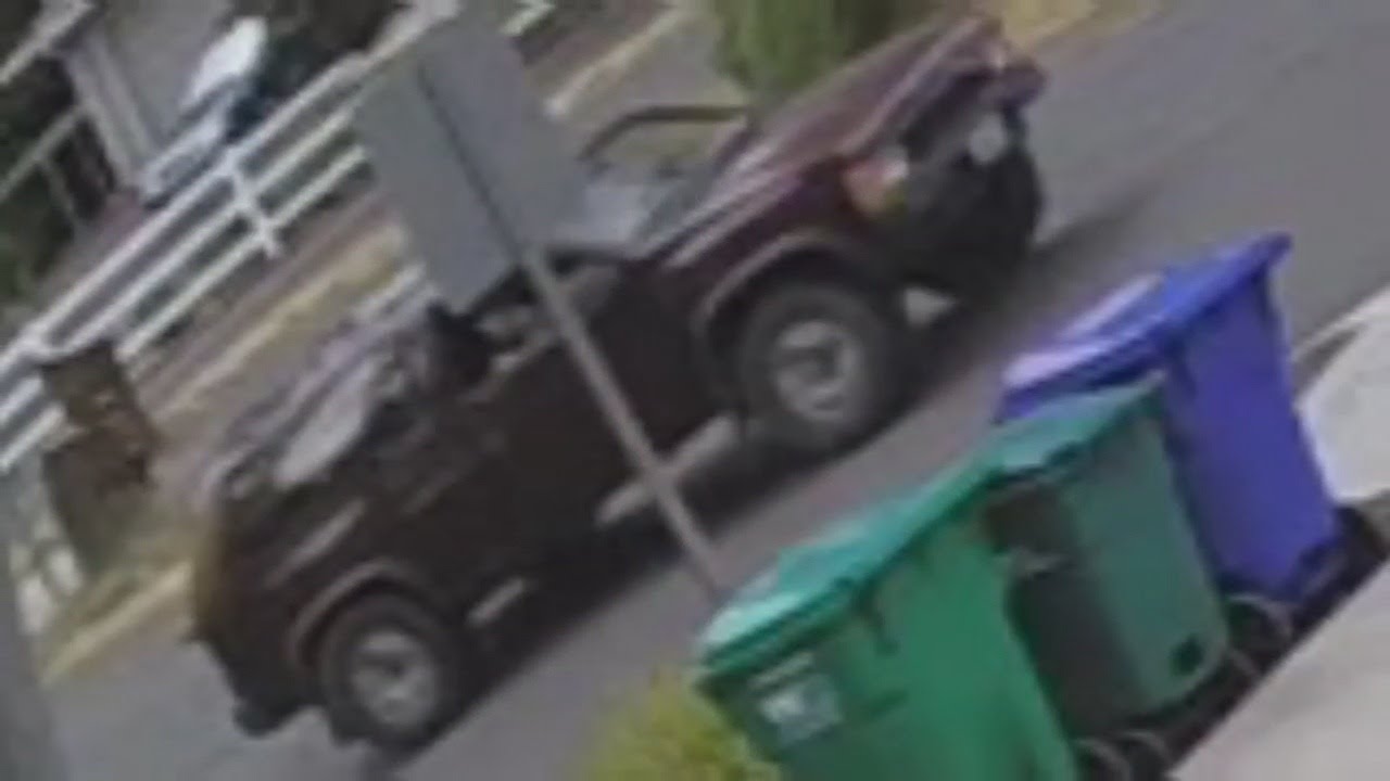 Deputies ask for help identifying man accused of randomly pepper ...