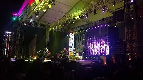 20171008 - Payung Teduh - Untuk Perempuan Yang Sedang Dalam Pelukan - Synchronize Fest 2017