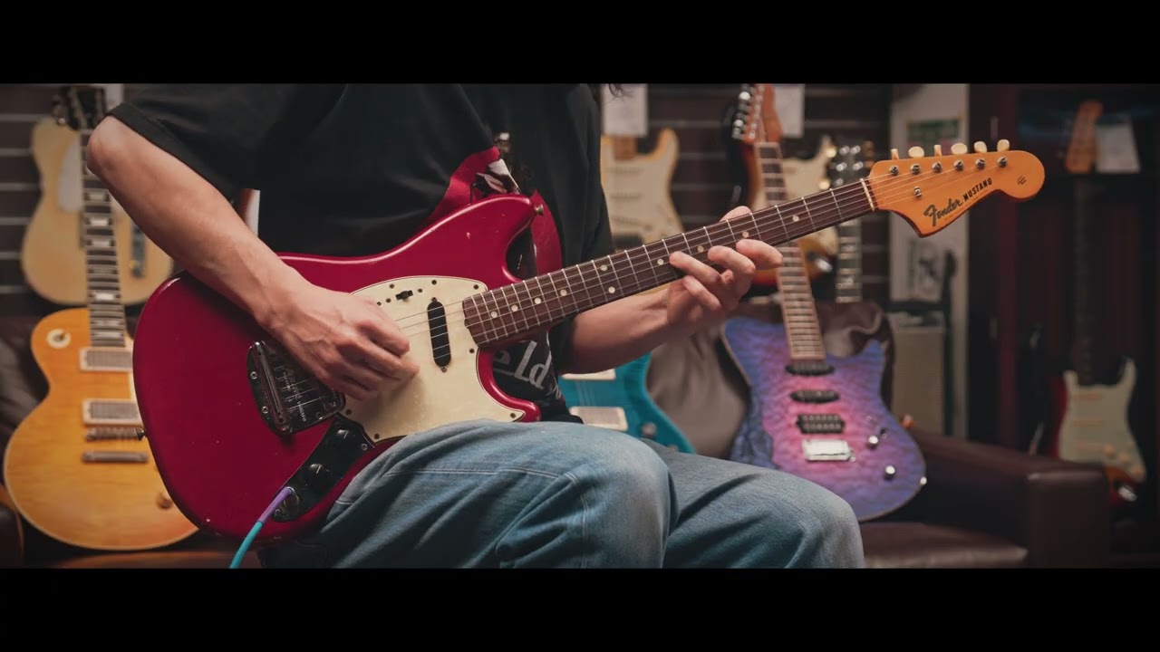 FENDER Mustang Red 1965