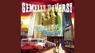 Video thumbnail of "Gemelli Diversi - Splendida Bugiarda"