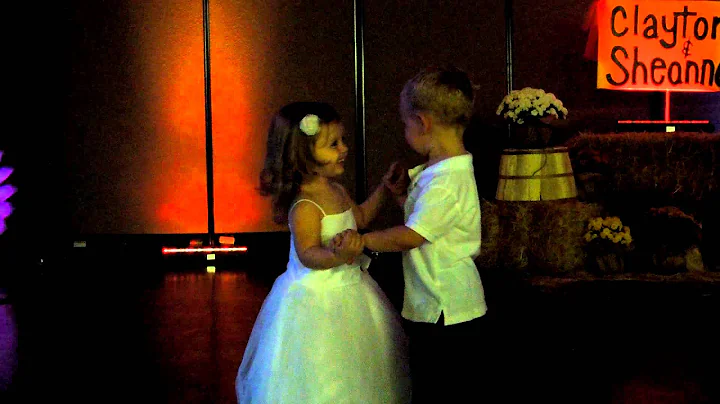 peyton and ellie dancing
