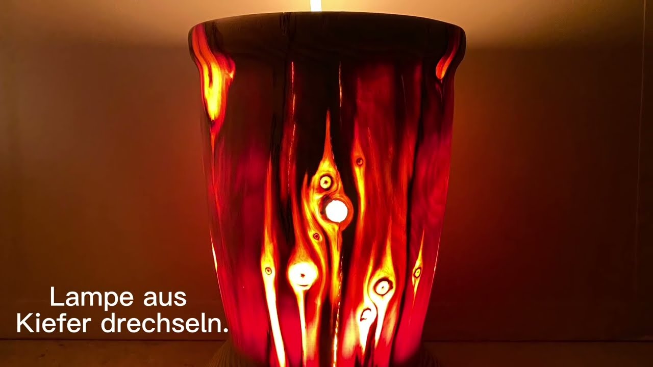 Lampe aus Kiefer drechseln. Holzlampe Handwerk Holzhandwerk Woodn Lamp Handwerkskunst