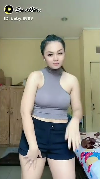 Tante Nadia Sedang Senam Pagi