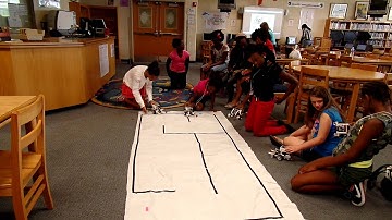 Using the light sensor on robot to traverse the maze