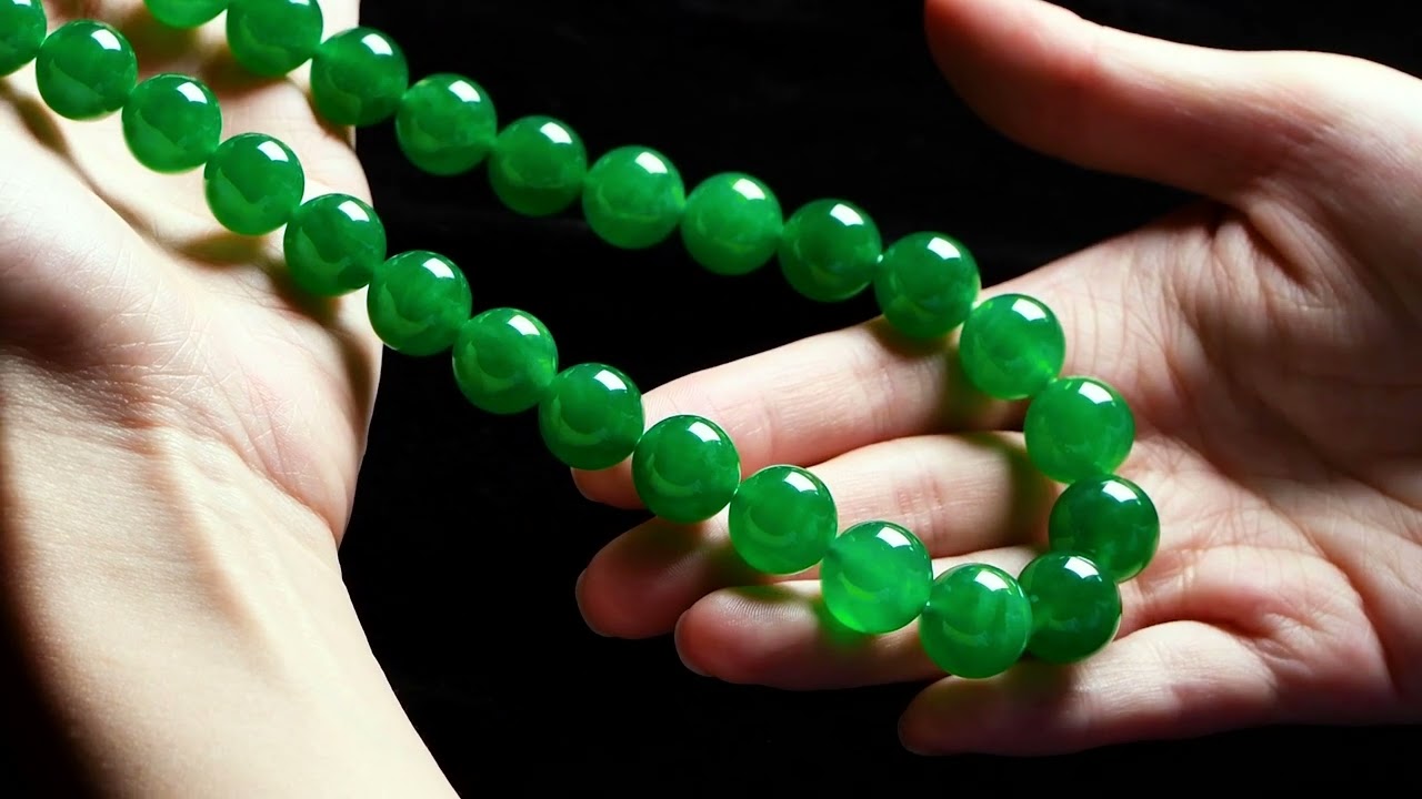 An Extraordinary Jadeite Bead and Diamond Necklace - Poly Auction Hong Kong 2022