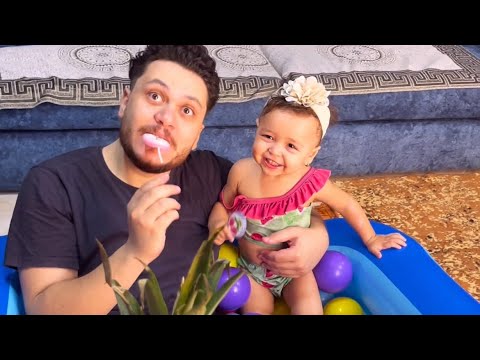 واقفه علي السلم وجيبالي شورت وتقولي ألبس عشان عملالك مفجأه 😅♥️