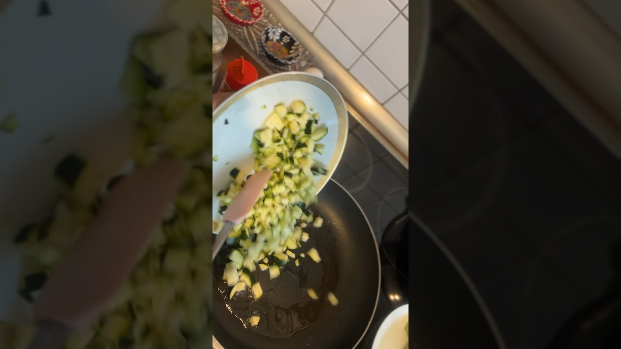 Pratik????kahvaltı tarifi #shorts #youtube #recipe #yummy #food #asmr #eat #easy #egg #zucchini