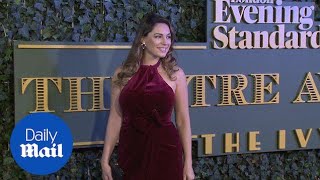 Kelly Brook Wows In Velvet Gown At Evening Standard Awards - Daily Mail