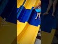 ابو الزووز بيعوم في حمام السباحه ابو الزووز بيعوم في حمام السباحه