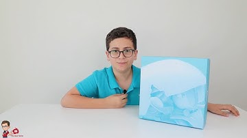 The iGen Techie unboxing and reviewing Three A Transformers: The Last Knight Sqweeks