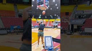 Farthest basketball shot made backwards 🏀 26.21 m (86 ft) by Josh Walker 🇺🇸