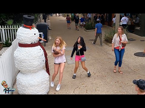 FUNNY SNOWMAN PRANK LAUGHS -- SCARY SNOWMAN PRANK!!