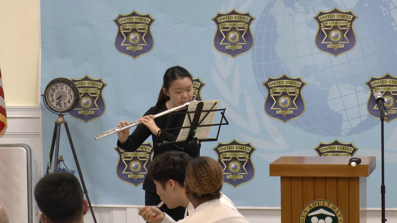 2. Flute Solo by Amy Chun