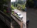 Tan aw ra sa karsada.