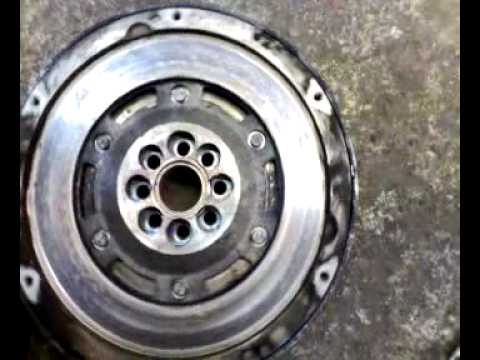 Video: Jak odstraníte spojku od ventilátoru Dodge?