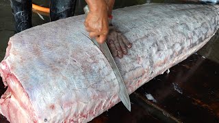 Giant Marlin Cutting Skills, Fried fish steak, Luxurious sashimi / 巨大旗魚切割技能, 香煎旗魚排, 旗魚金三角 - 台東美食