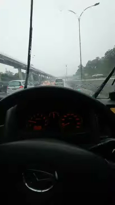 STORY WA 30 DETIK ! BAWA MOBIL HUJAN SORE HARI