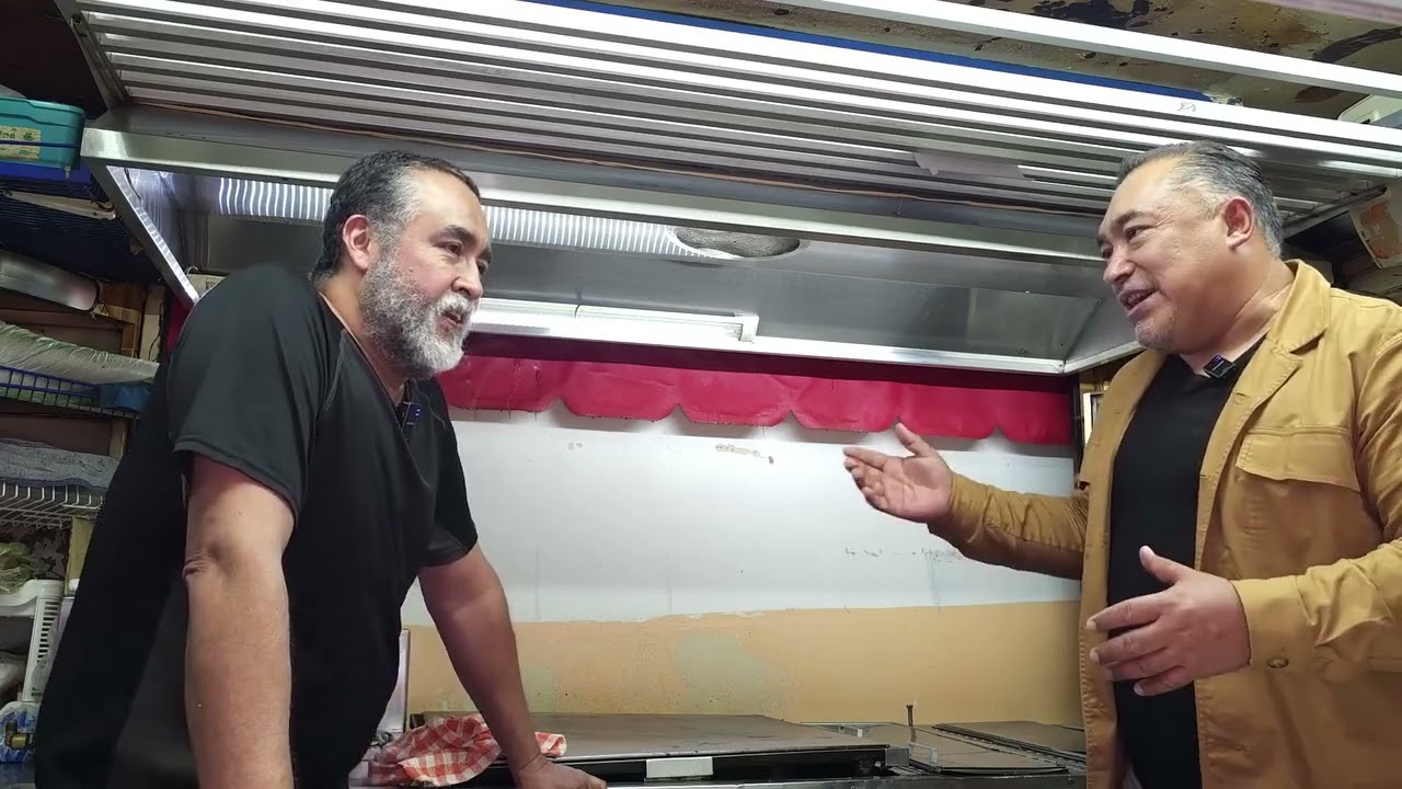 PLATICANDO CON LA VOZ DE RAY BURGUER ROBLES