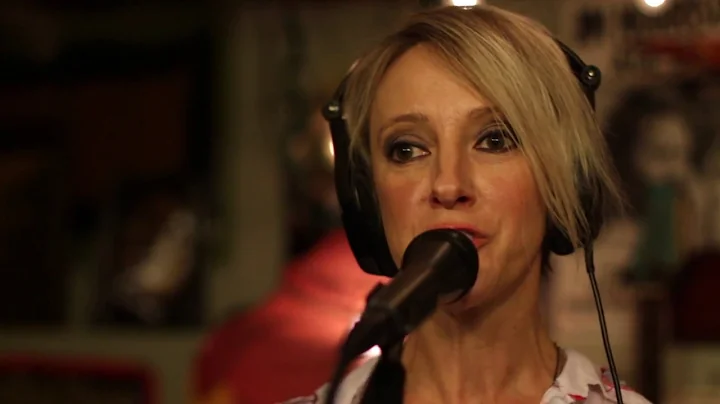 Callin' Baton Rouge (Garth Brooks Cover) by Jennif...