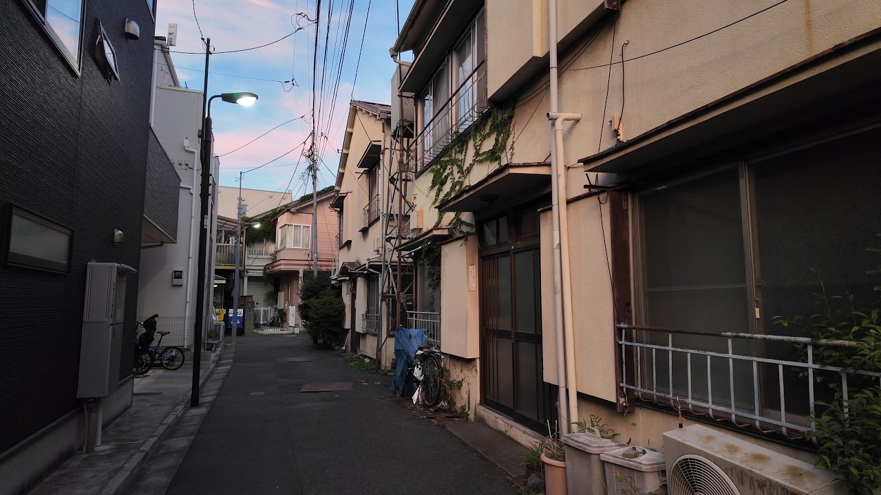 Twilight in Ikebukuro – Backstreets Hidden in the Heart of the City【4K Japan Walk】