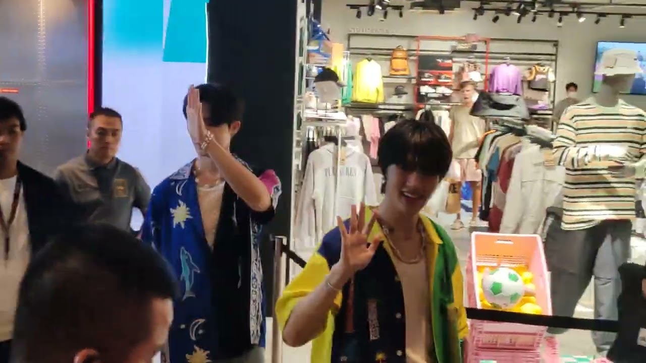 บ้ายบายซนซน - Zee&NuNew | Siam Center Splashtastic Fan Fest 2024@Siam Center #ZeeNuNew #ซีนุนิว