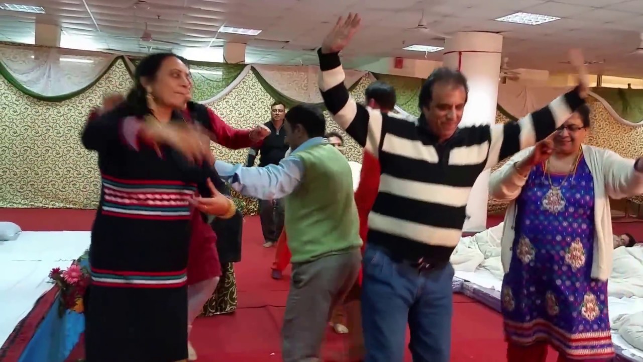 #DivyaWedsVidyut   #Ethnic #Kashmiri WALAI KASTURI YE Marriage #Mehandiraat  #KashmiriPandits