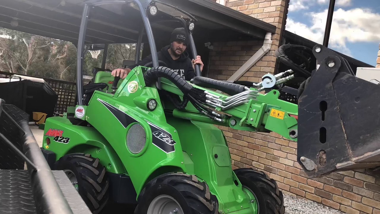 Avant loader 423 strip & clean YouTube