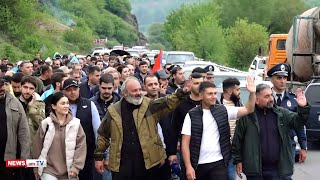 Պարզենք դրոշը Հայոց փառքի. երթի մասնակիցները երգելով են քայլում