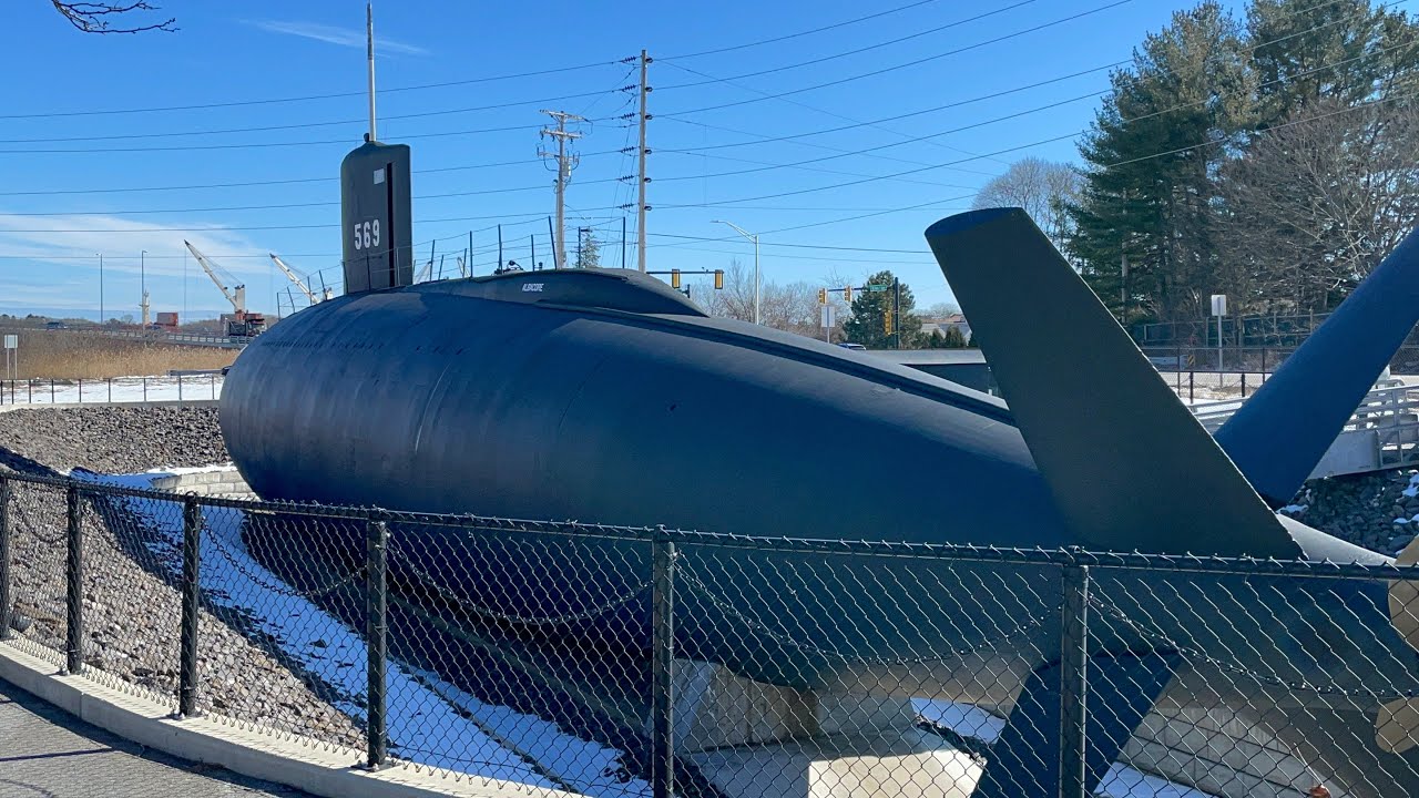 portsmouth nh submarine tour