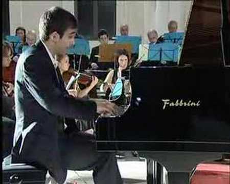 Antonio Di Dedda plays Schumann Konzert A moll Op....