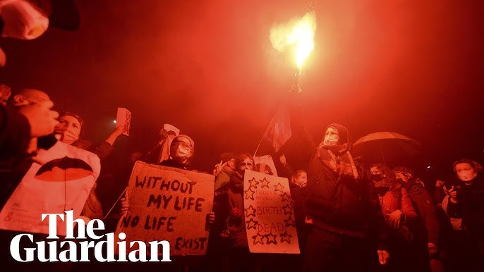 All pregnant women are in danger': protests in Poland after expectant  mother dies in hospital, Global development