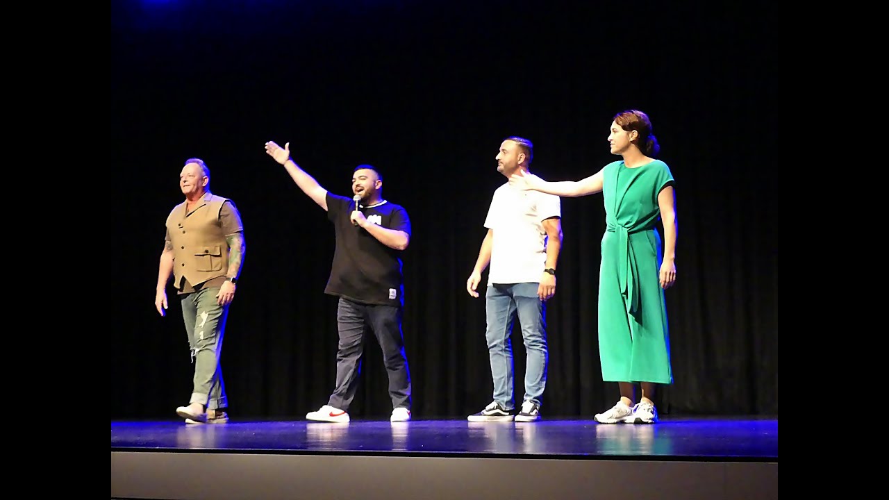 LOL – die Stand-up Comedy Show in der Kulturhalle Süßen - YouTube