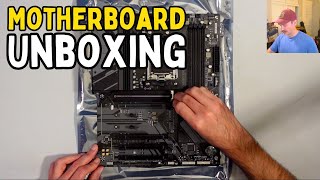 Gigabyte B650 Eagle AX Motherboard Unboxing For First PC Build