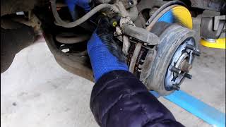 Замена задних тормозных колодок Toyota RAV4 2,0 Тойота РАВ 4 2007 года Замена задних тормозных колодок Toyota RAV4 2,0 Тойота РАВ 4 2007 года