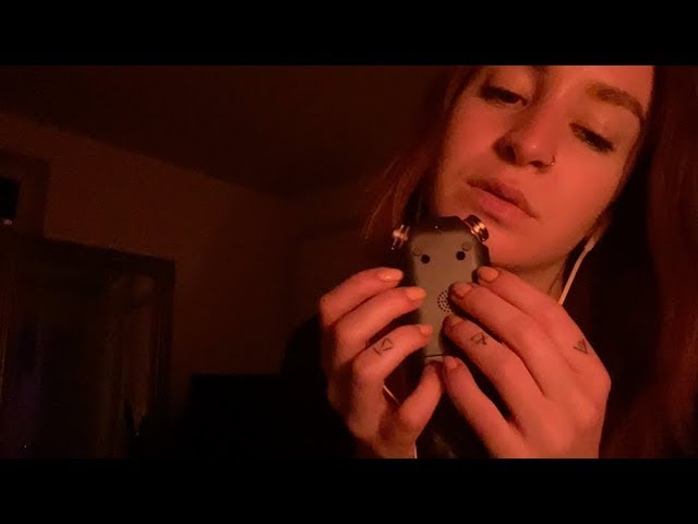 ASMR - Tongue clicking, kisses & tapping 🥰