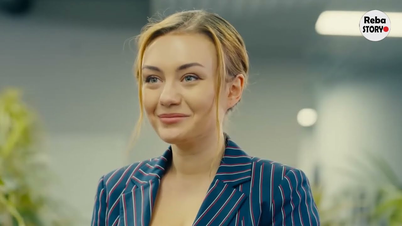 AGASOBANUYE karyoshye UMUKOBWA Yisanze yambaye UBUSA Atabizi agiye gushaka AKAZI Agasobanuyekagufi❤️