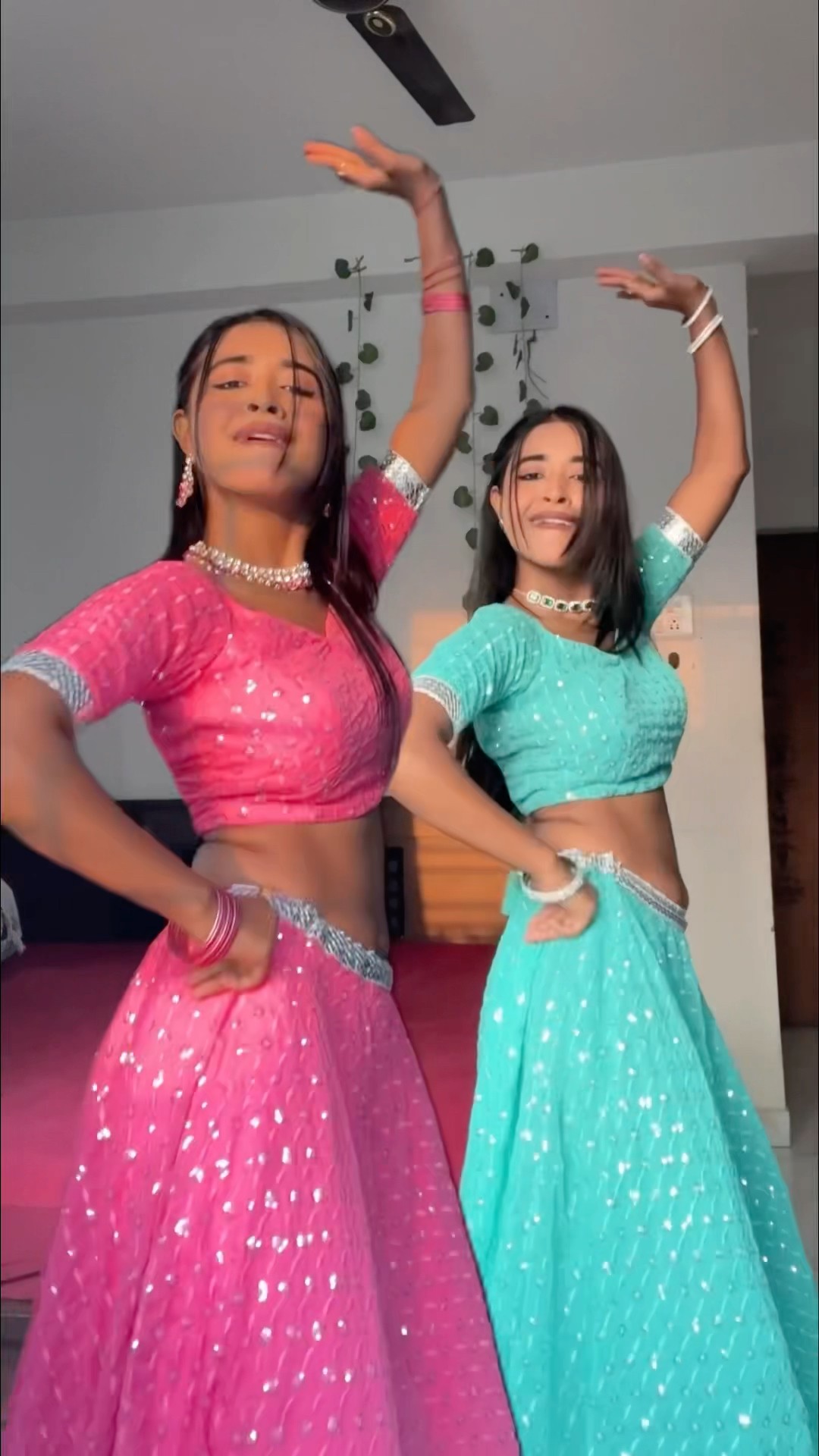 Sawatiya Pa Mare Lagala #shilpiraj #mahishrivastava #snehabakli  #bhojpuri #shorts #song