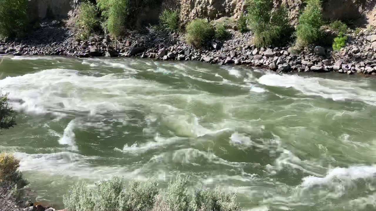 Yellowstone National Park- Mammoth Hot Springs, Rustic Falls, Roosevelt Arch, Day1 黃石國家公園第一天