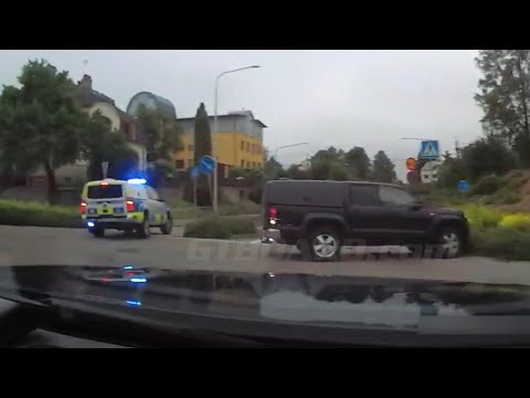 Driver high on drugs tries to evade police in Sweden. 24 months in jail.