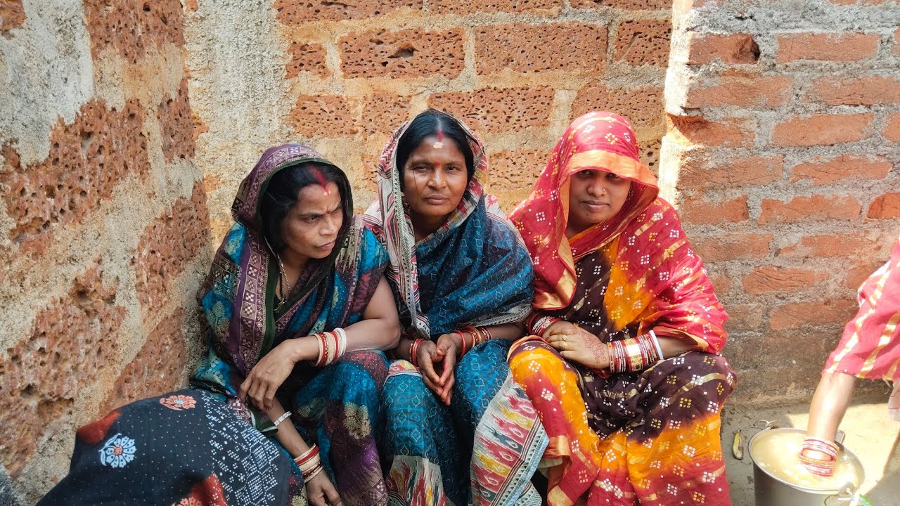 ମୁଁ ଆସିଛି ଆମ ଗାଁ କୁ ଆମ ଘରେ ସବୁ ଭାଉଜ ମାନେକରୃଛତିସୁଦସାଵତ