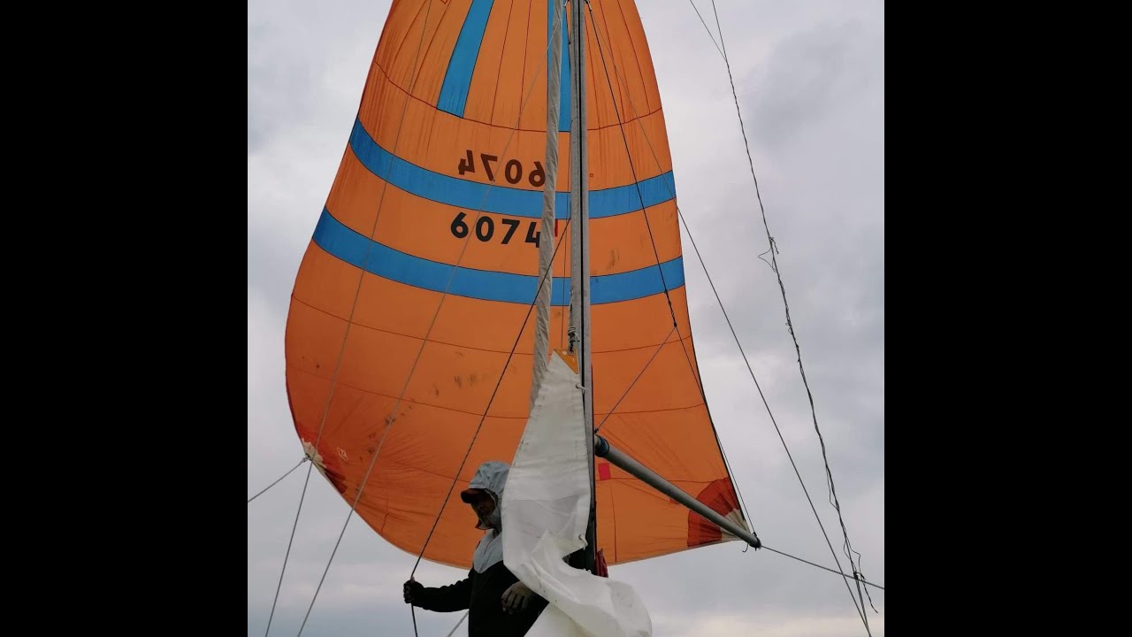 Sailing Bellatrix May 21 (Bank Holiday). The Adventures of Capt Dan and Spinnaker Steve. Mirage 28.