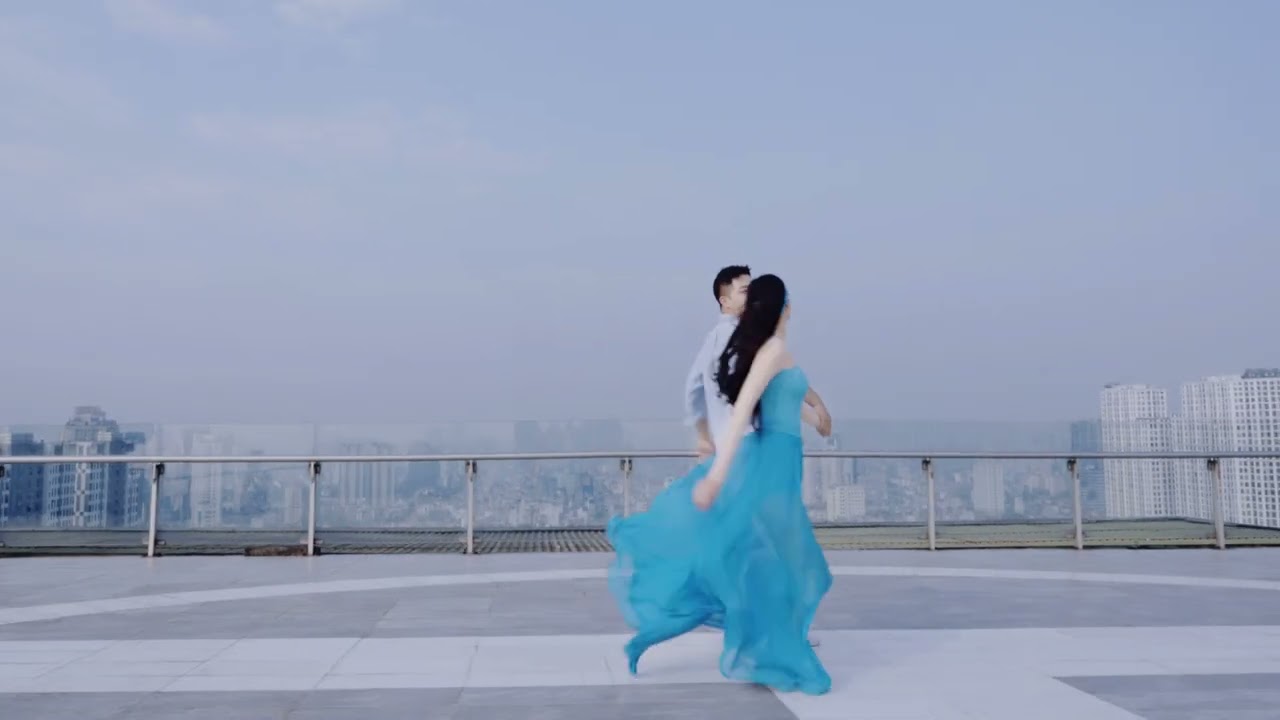 Múa Dù cho tận thế_ Trang Elise