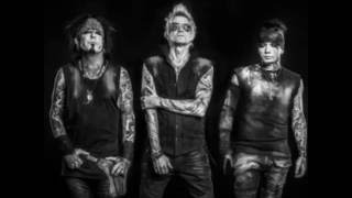 Sixx: A.M. -  Live Wire (Motley Crue acoustic cover) chords
