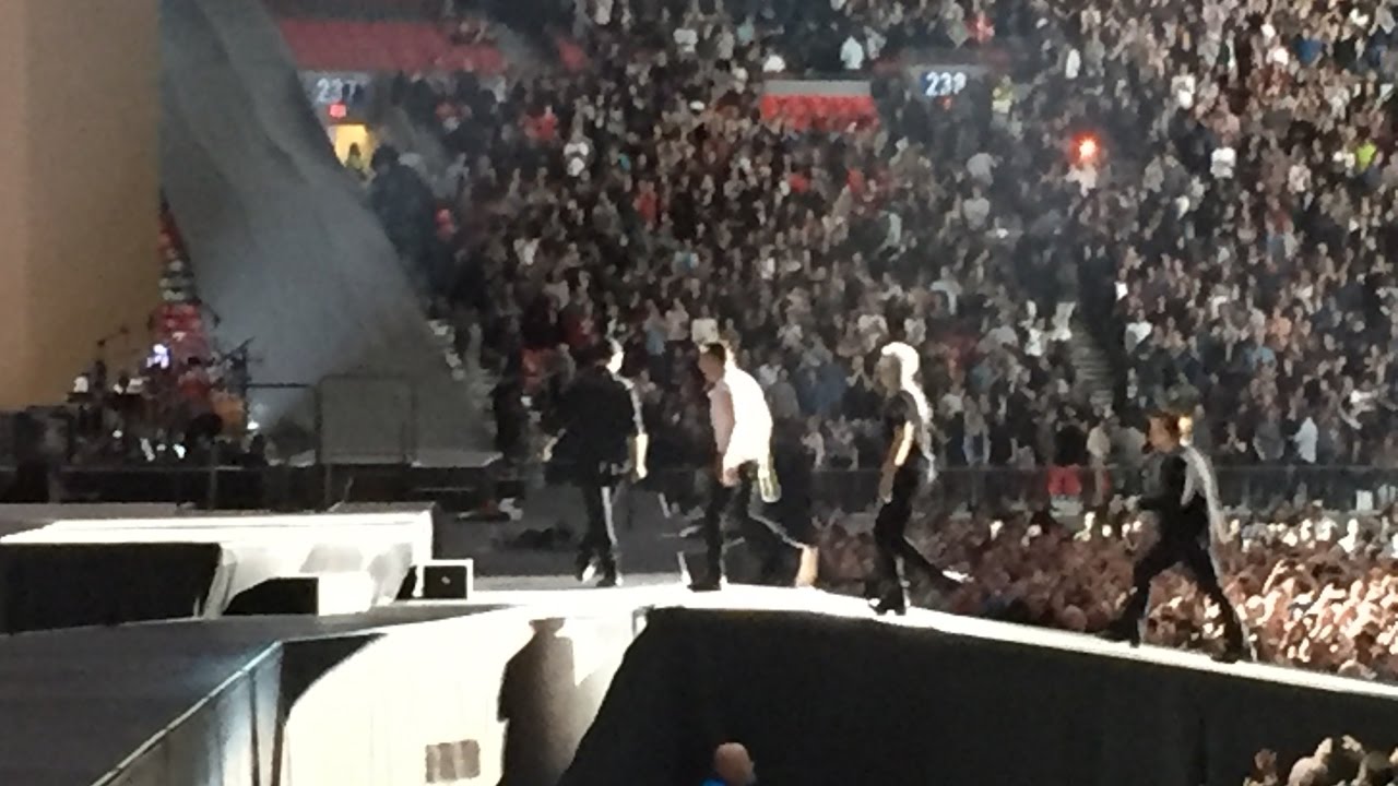 U2 in VANCOUVER! JOSHUA TREE 2017...Running to Stand Still.... (full