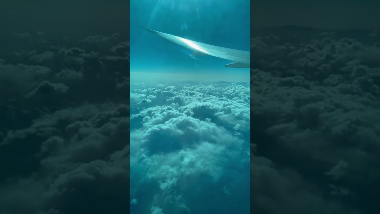 Plane Flying above Clouds ⛅️ mesmerizing View 