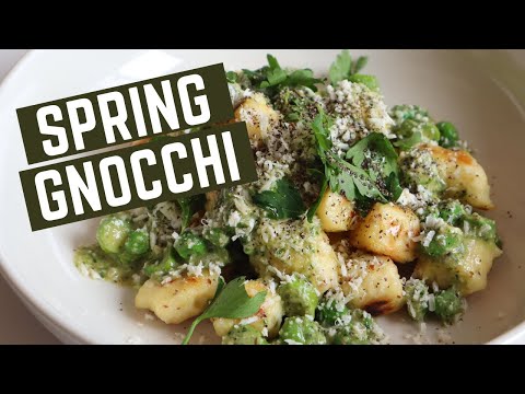 asparagus and pea gnocchi with toasted onion