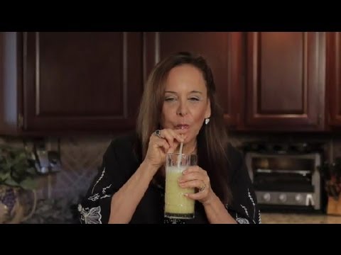 how-to-make-a-drink-with-pineapple,-coconut-juice-&-lime?-:-pineapple-recipes
