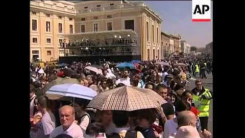 WRAP Thousands of pilgrims flock to see Pope lying in state