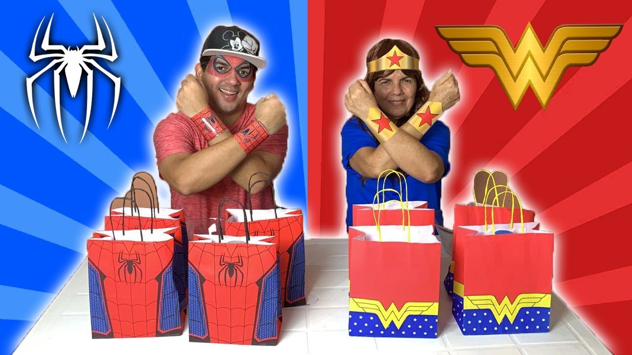 ESCOLINHA DE SLIME: O MENINO VICIADO NO HOMEM-ARANHA vs A MENINA VICIADA NA MULHER MARAVILHA!