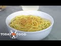 Host A Summer Pasta Party With This Spaghetti Aglio E Olio Recipe